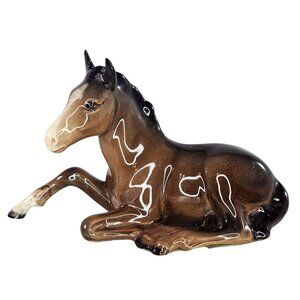 Beswick Lying Brown Bay Foal #915 Figurine Porcelain England Sock Blaze *Chip*